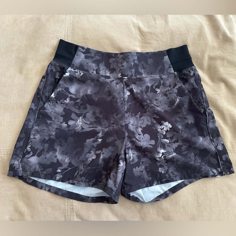 Athleta Brooklyn Short Size 4